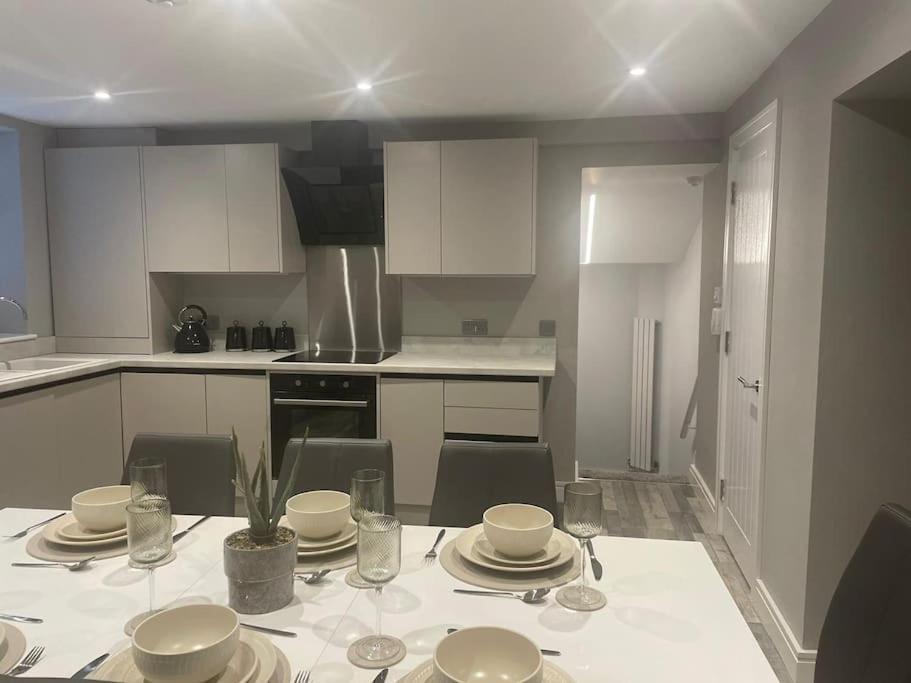 Rivendell Modern 2 Bedroom Apartment In St Peters Village Sleeps 6 Broadstairs Kültér fotó
