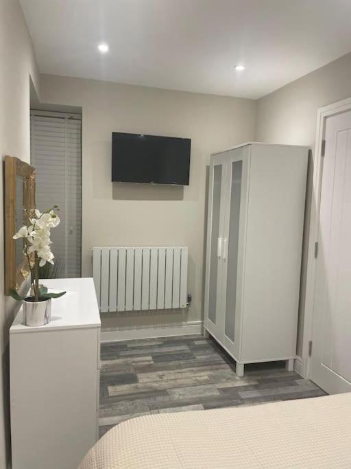 Rivendell Modern 2 Bedroom Apartment In St Peters Village Sleeps 6 Broadstairs Kültér fotó