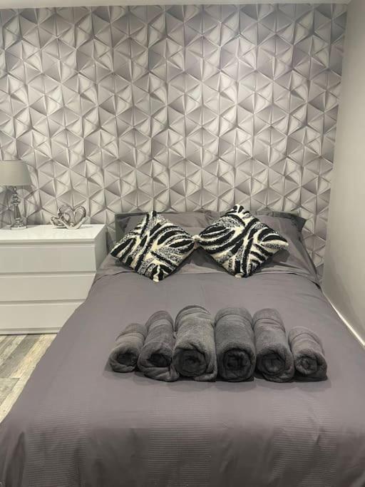 Rivendell Modern 2 Bedroom Apartment In St Peters Village Sleeps 6 Broadstairs Kültér fotó