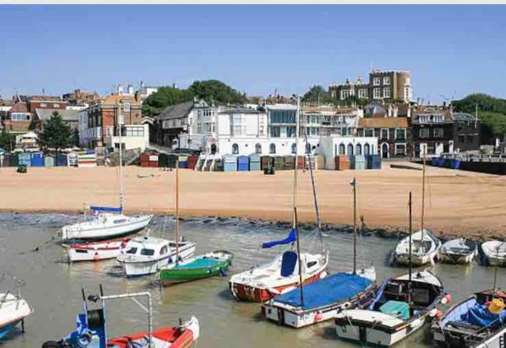 Rivendell Modern 2 Bedroom Apartment In St Peters Village Sleeps 6 Broadstairs Kültér fotó